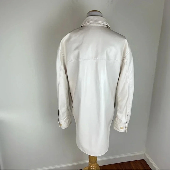Aritzia Wilfred The Ganna Shirt Jacket in Vegan Leather in Birch - size M - Picture 5 of 8